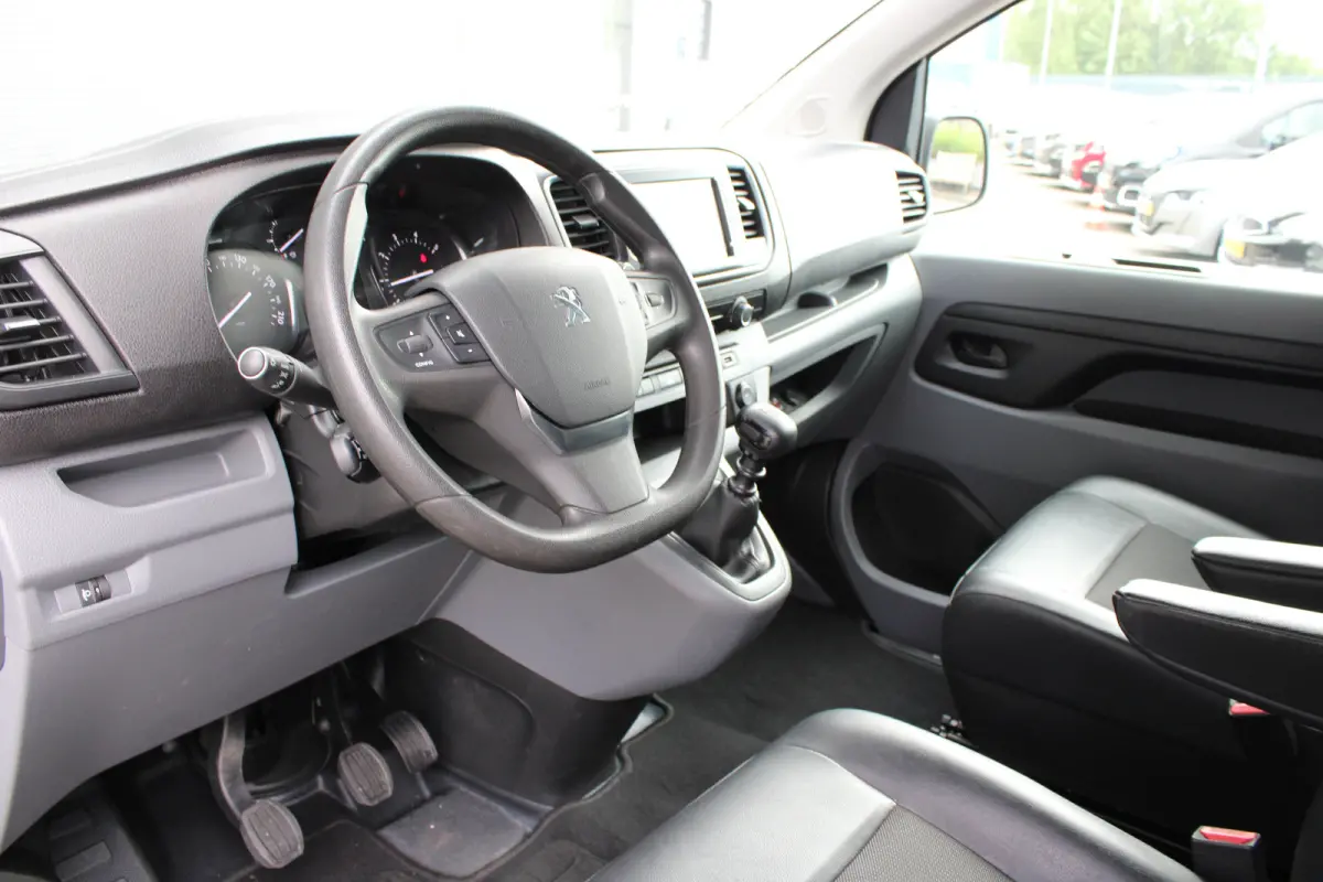 2.0 BlueHDI 120 Standard Premium | Navigatie | Imperiaal | Trekhaak | Airconditioning | NL auto | 1e Eigenaar | 74.000km |