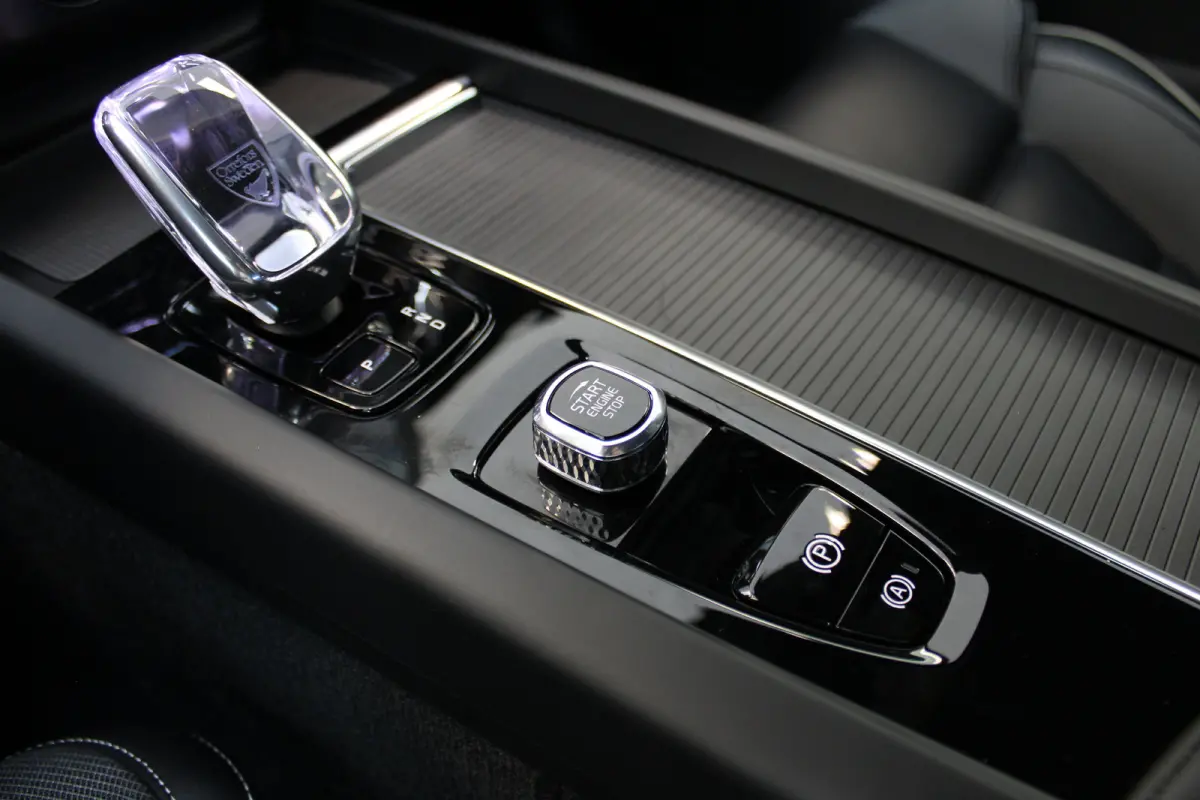 T8 455PK Plus Black Edition | 360° | 21" | Getint Glas | Head Up Display | HK Audio | Full LED