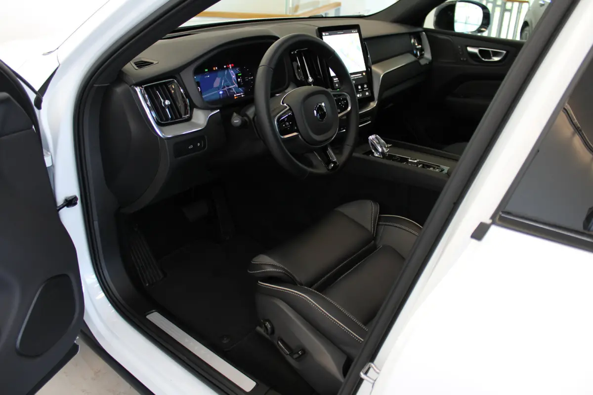T8 455PK Plus Black Edition | 360° | 21" | Getint Glas | Head Up Display | HK Audio | Full LED