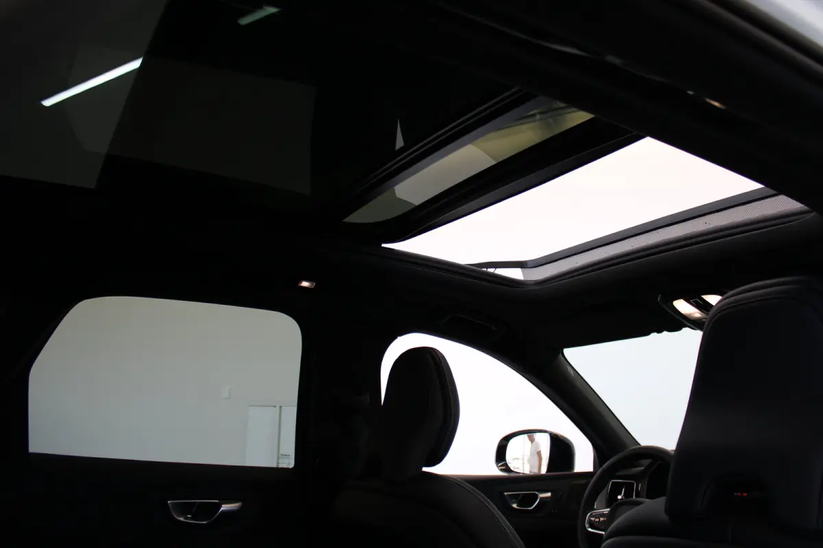 T8 455PK Plus Black Edition | 360° | 21" | Getint Glas | Head Up Display | HK Audio | Full LED