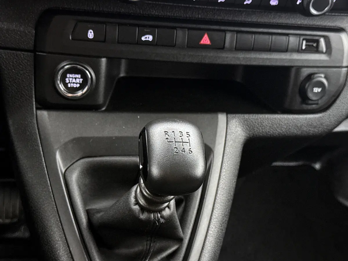 2.0 D-4D Navigatie Betimmering Rondomzichtcamera Cruise control Fabrieksgarantie