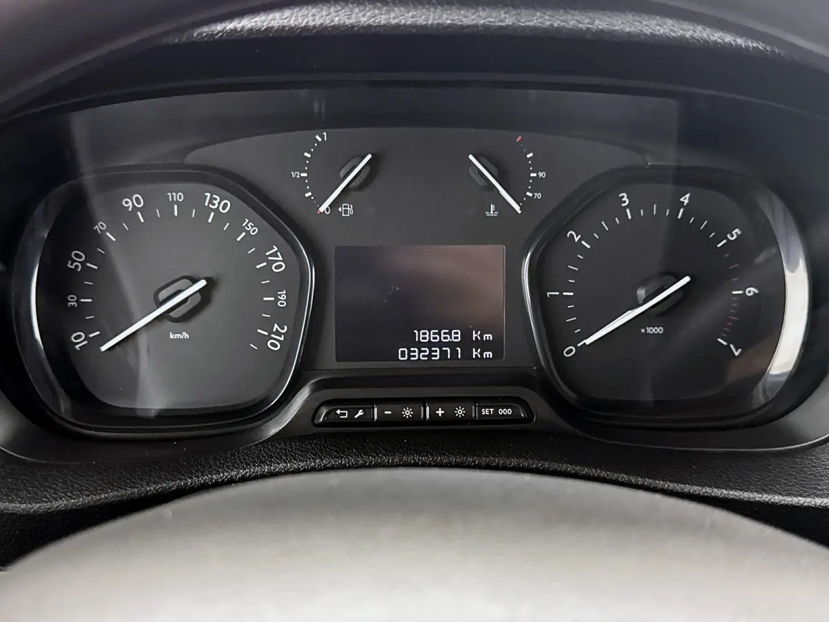 2.0 D-4D Navigatie Betimmering Rondomzichtcamera Cruise control Fabrieksgarantie