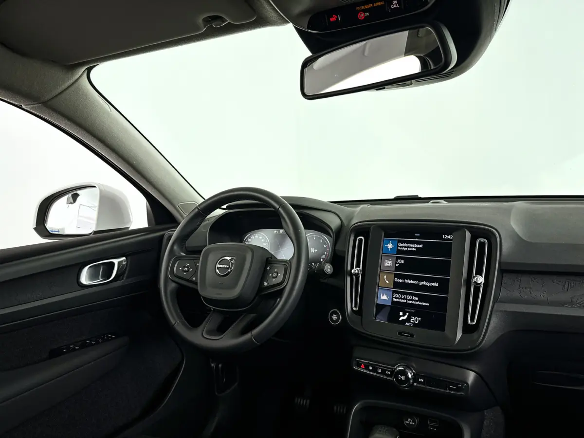 T2 Momentum Core | Park assist | Cruise control | Climate control
