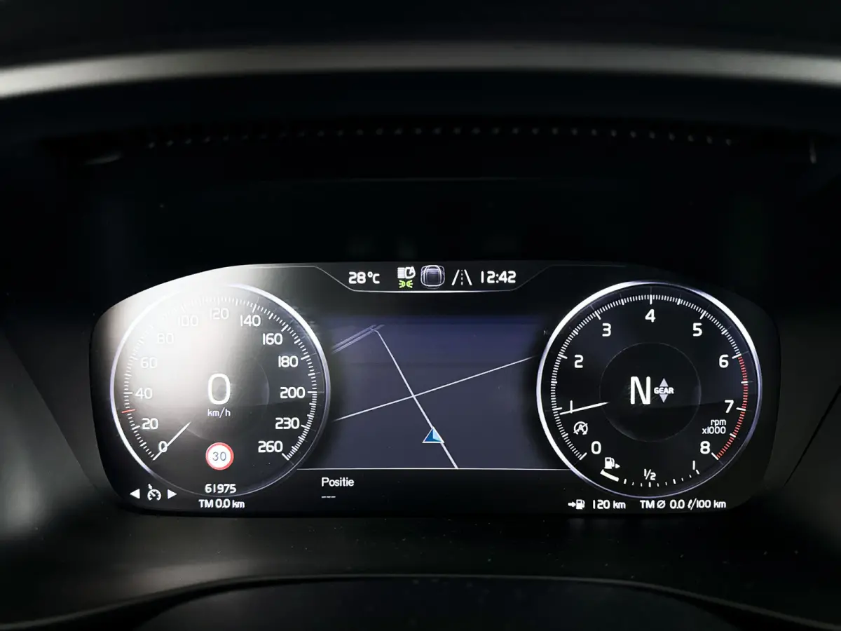 T2 Momentum Core | Park assist | Cruise control | Climate control