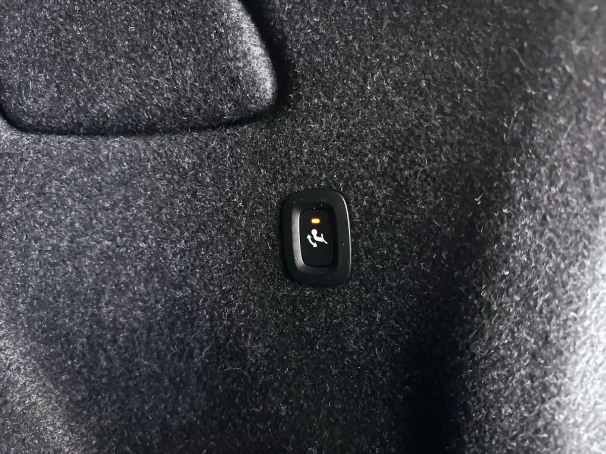 T2 Momentum Core | Park assist | Cruise control | Climate control