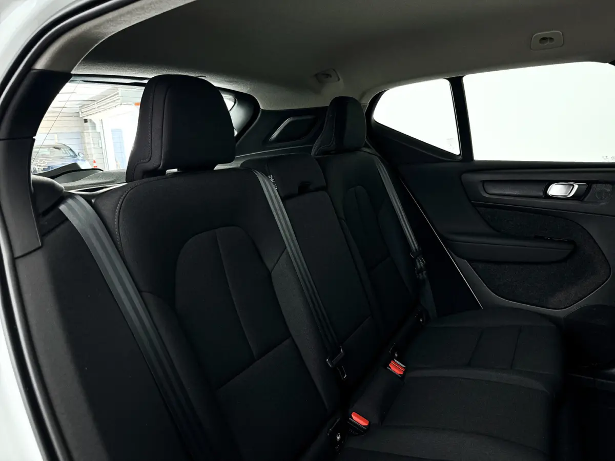T2 Momentum Core | Park assist | Cruise control | Climate control