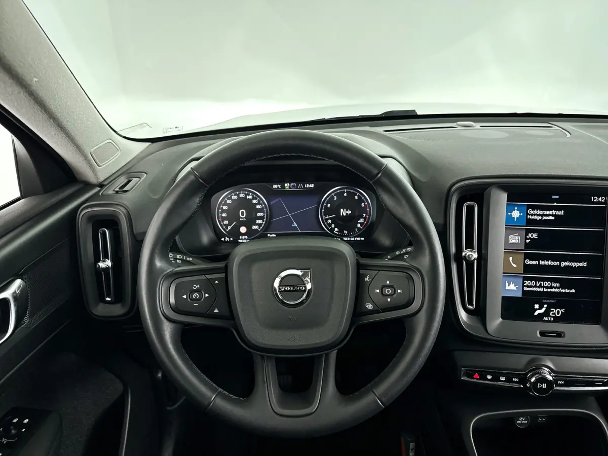 T2 Momentum Core | Park assist | Cruise control | Climate control