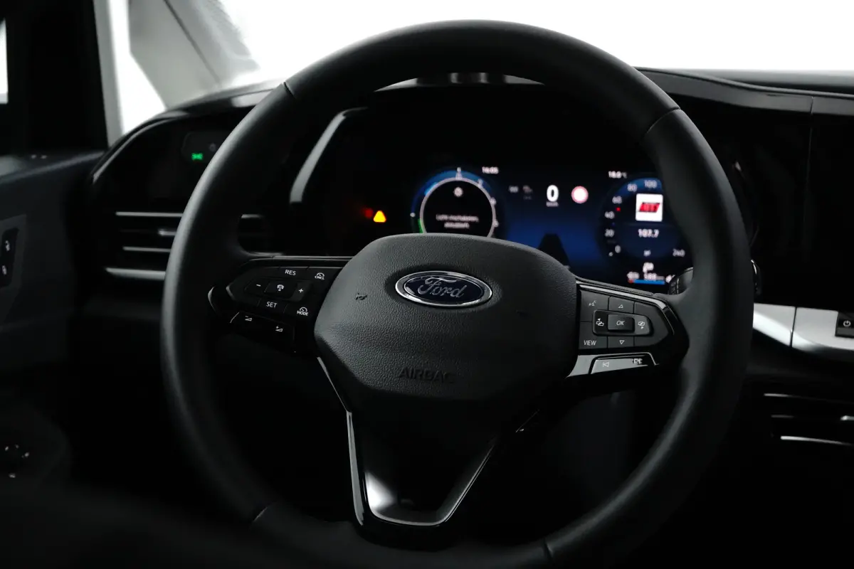 Plug-In Hybride Titanium 150pk | Virtual cockpit | Navi | Adaptive cruise | All season | 2026 auto! |
