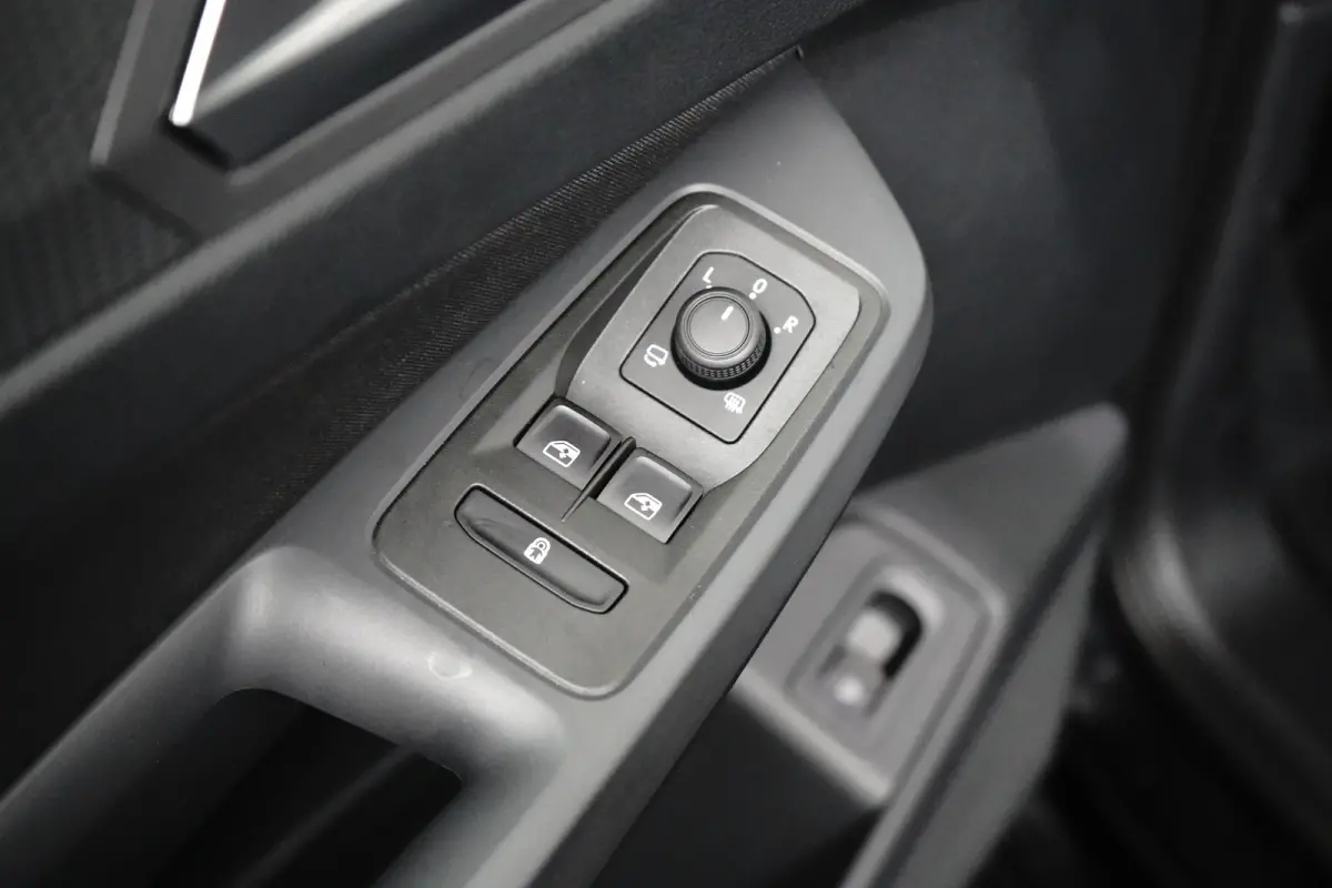 Plug-In Hybride Titanium 150pk | Virtual cockpit | Navi | Adaptive cruise | All season | 2026 auto! |