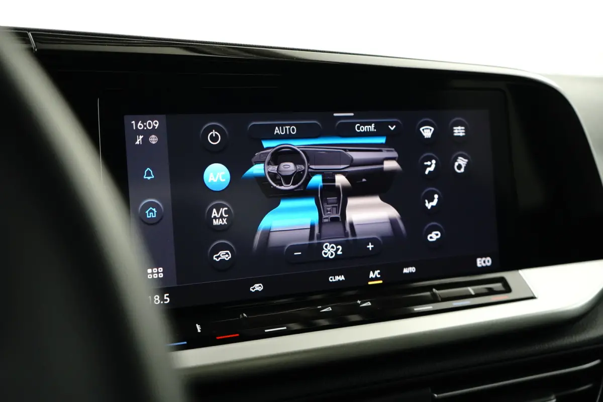 Plug-In Hybride Titanium 150pk | Virtual cockpit | Navi | Adaptive cruise | All season | 2026 auto! |