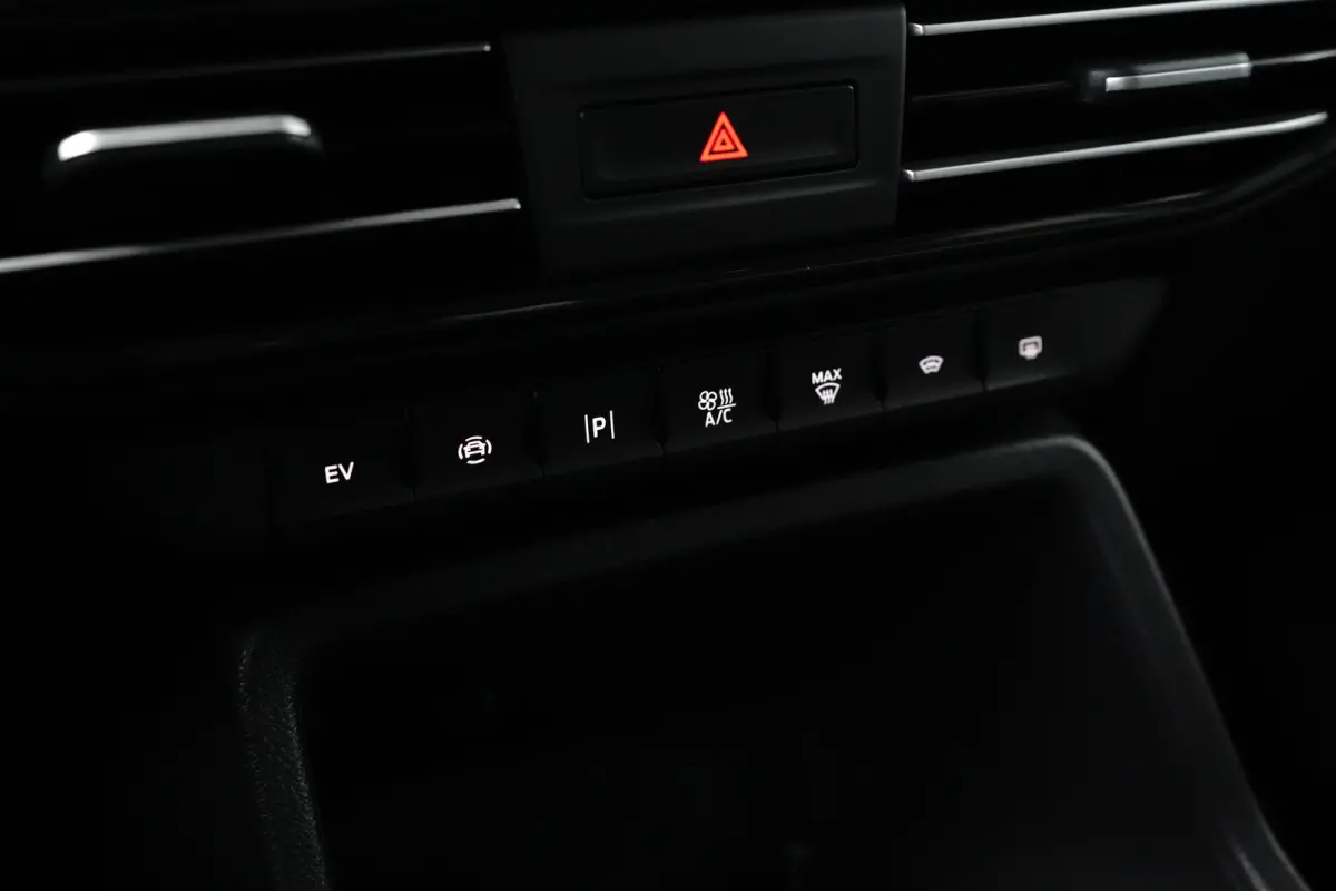Plug-In Hybride Titanium 150pk | Virtual cockpit | Navi | Adaptive cruise | All season | 2026 auto! |
