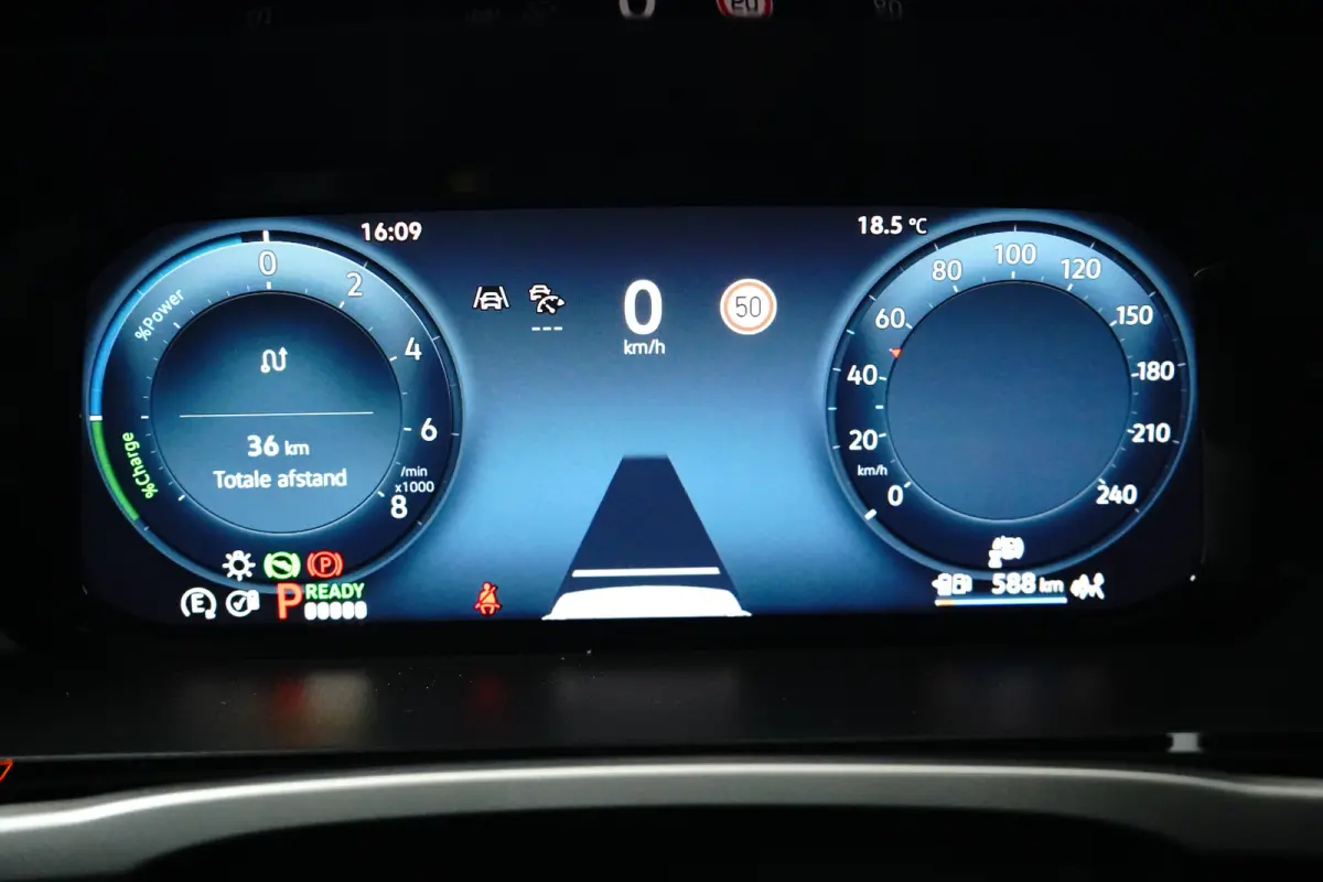 Plug-In Hybride Titanium 150pk | Virtual cockpit | Navi | Adaptive cruise | All season | 2026 auto! |