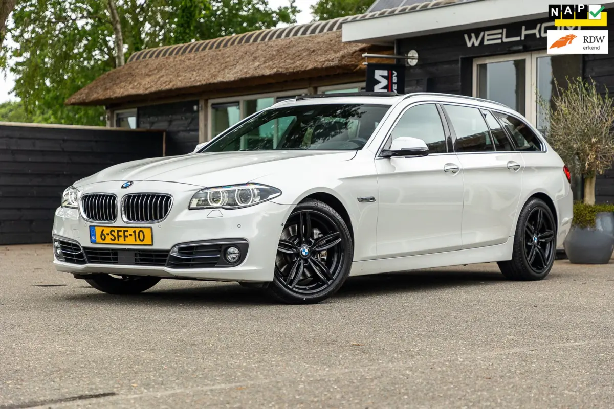 528i High Executive Panoramadak I Soft Close I Adaptive Cruise I Hifi I Head Up I Mineralweiss I NL Auto I NAP