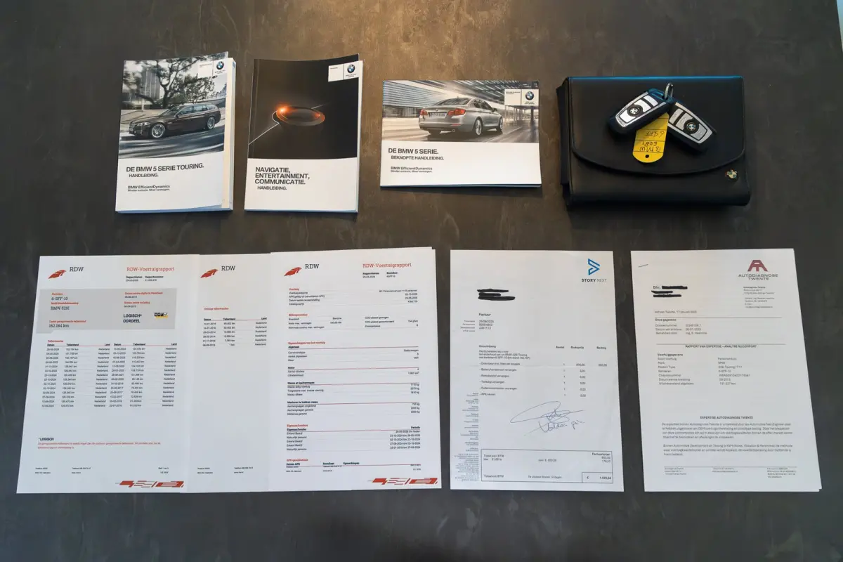 528i High Executive Panoramadak I Soft Close I Adaptive Cruise I Hifi I Head Up I Mineralweiss I NL Auto I NAP
