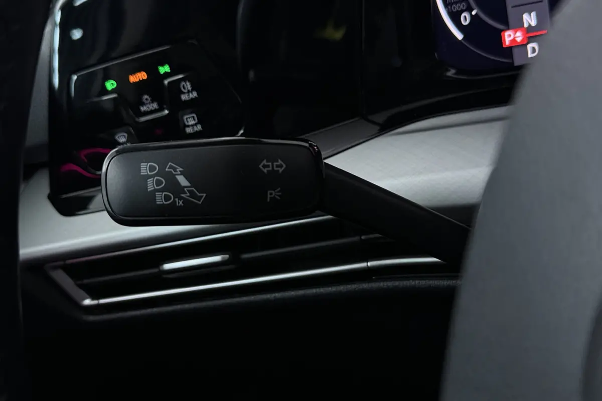 2.0 TDI Style (DIGITALE COCKPIT, SFEERVERLICHTING, NAVIGATIE, CRUISE ADAPTIEF, STUURVERWARMING)