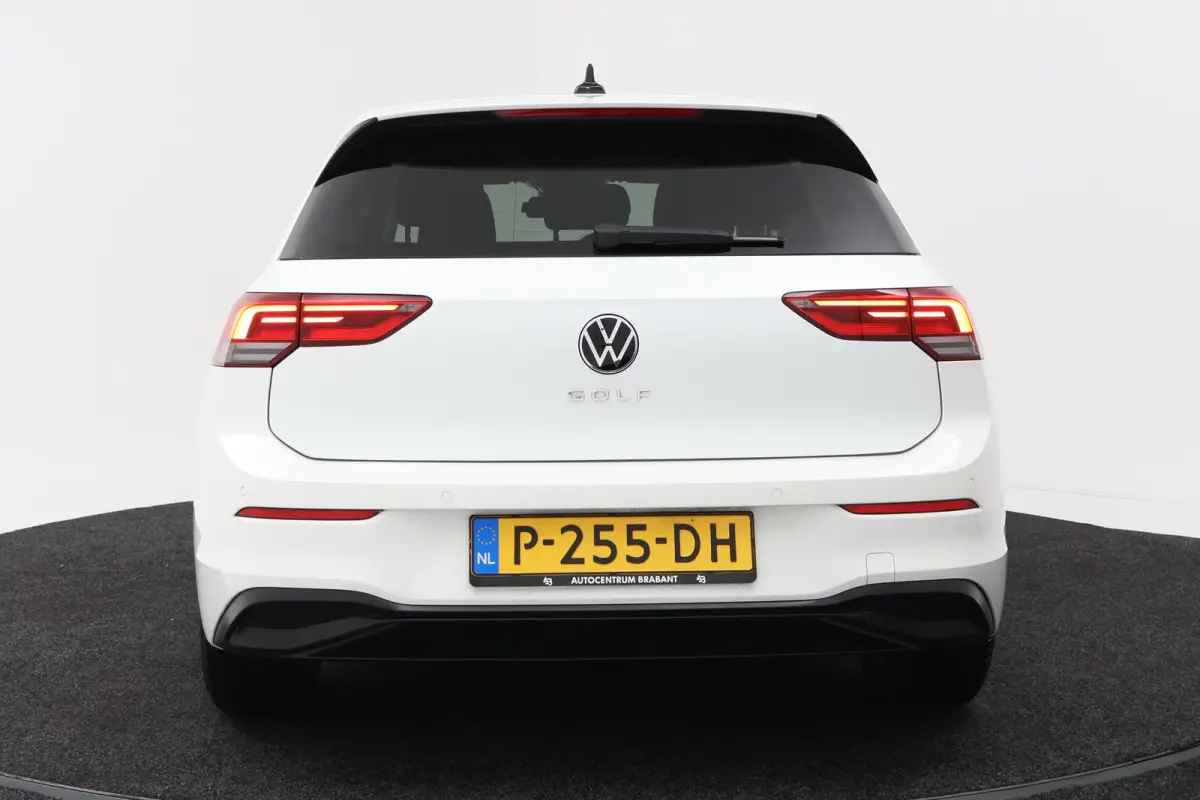 2.0 TDI Style (DIGITALE COCKPIT, SFEERVERLICHTING, NAVIGATIE, CRUISE ADAPTIEF, STUURVERWARMING)