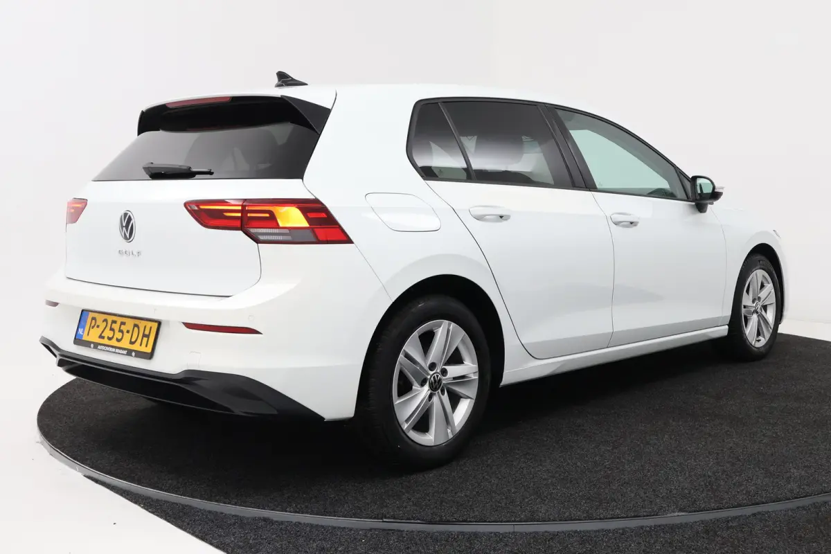 2.0 TDI Style (DIGITALE COCKPIT, SFEERVERLICHTING, NAVIGATIE, CRUISE ADAPTIEF, STUURVERWARMING)