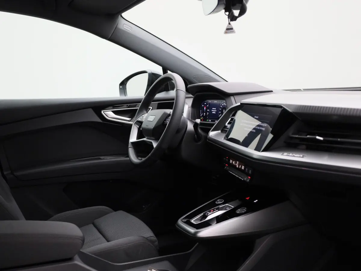 45 Edition 82 kWh | Navigatie | Climate control | Stoelverwarming | Audi smartphone interface | Dodehoekdetectie | Matrix-ledkoplampen | Parkeersensoren | Optiekpakket zwart | Alarm Klasse I