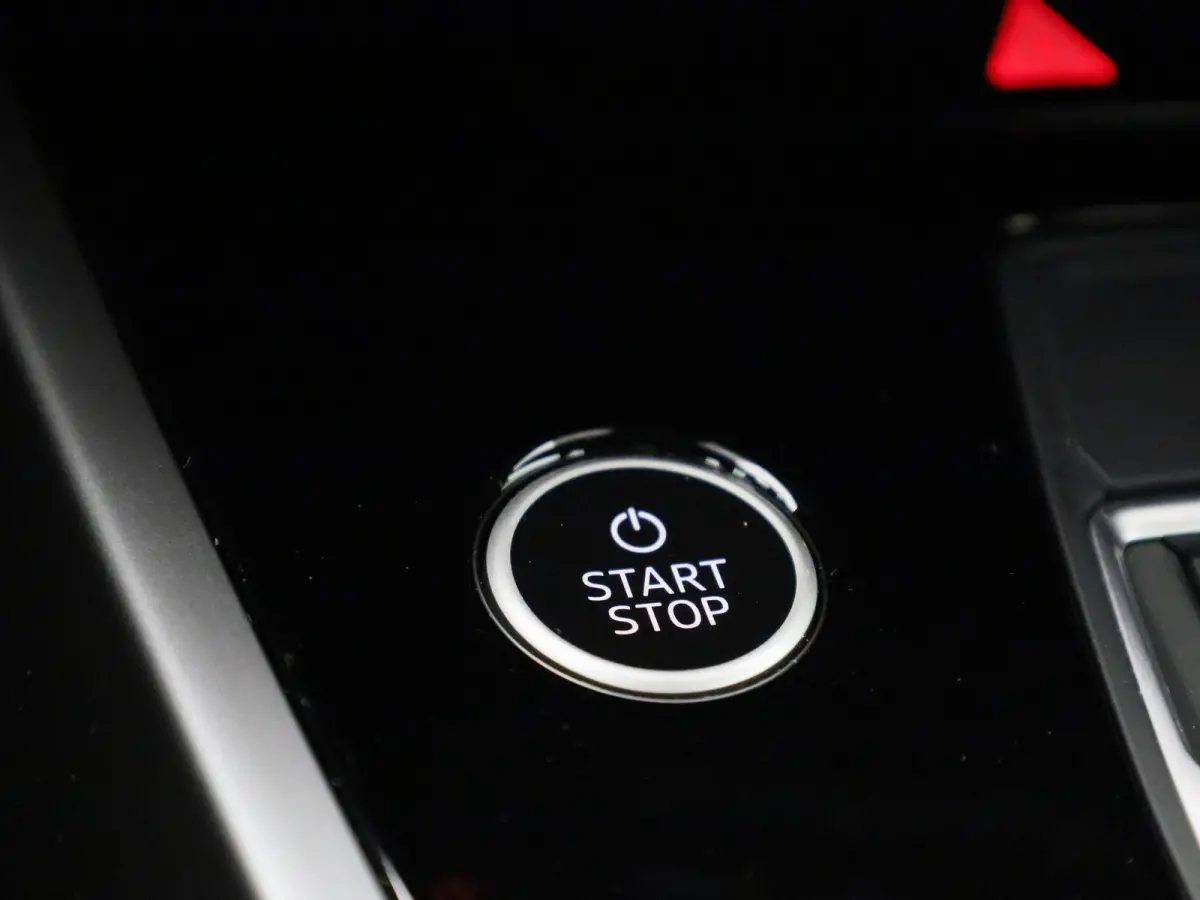 45 Edition 82 kWh | Navigatie | Climate control | Stoelverwarming | Audi smartphone interface | Dodehoekdetectie | Matrix-ledkoplampen | Parkeersensoren | Optiekpakket zwart | Alarm Klasse I