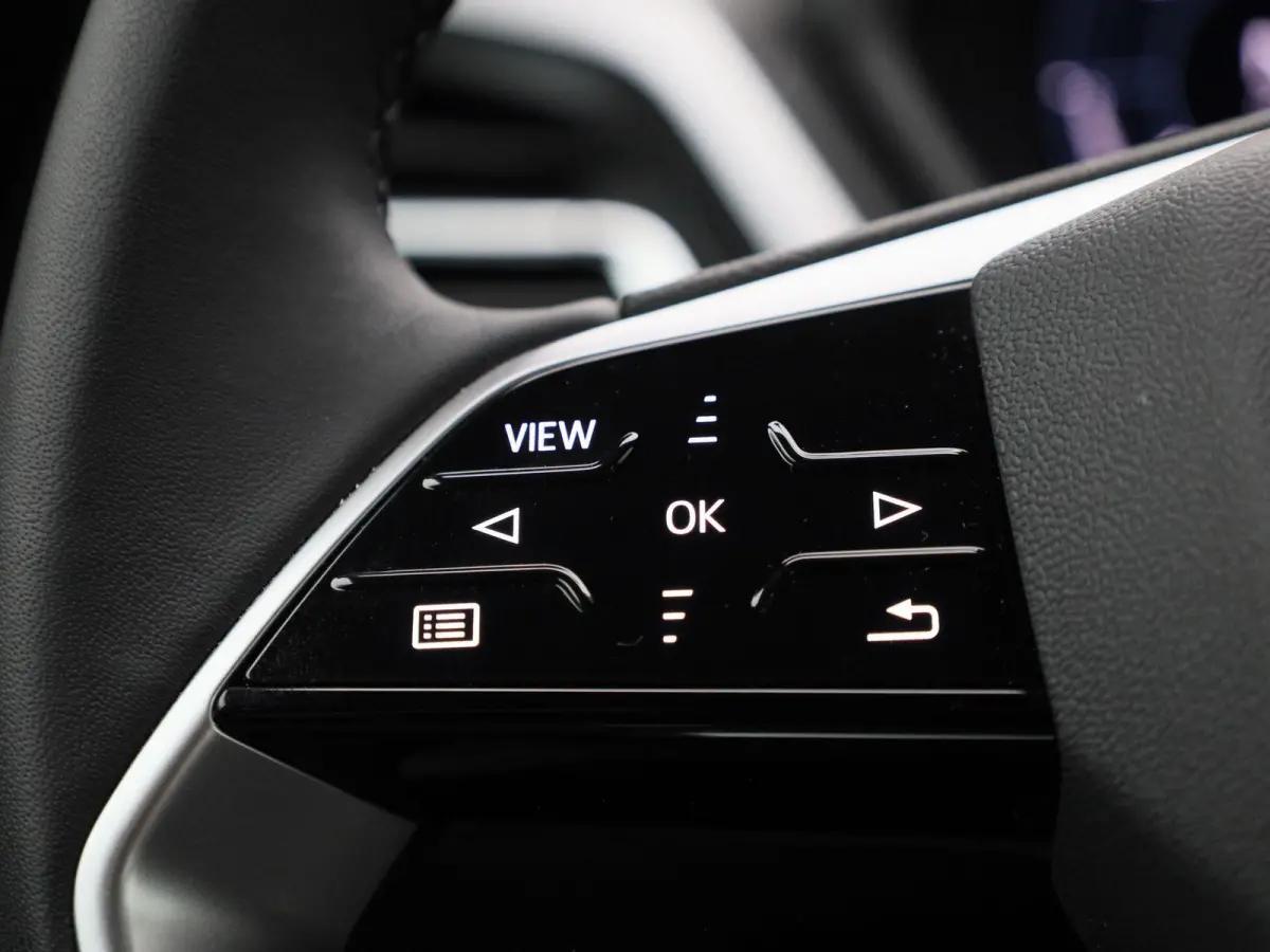 45 Edition 82 kWh | Navigatie | Climate control | Stoelverwarming | Audi smartphone interface | Dodehoekdetectie | Matrix-ledkoplampen | Parkeersensoren | Optiekpakket zwart | Alarm Klasse I