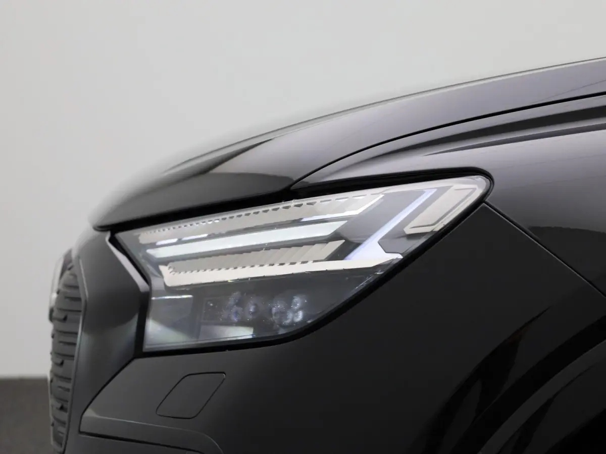 45 Edition 82 kWh | Navigatie | Climate control | Stoelverwarming | Audi smartphone interface | Dodehoekdetectie | Matrix-ledkoplampen | Parkeersensoren | Optiekpakket zwart | Alarm Klasse I