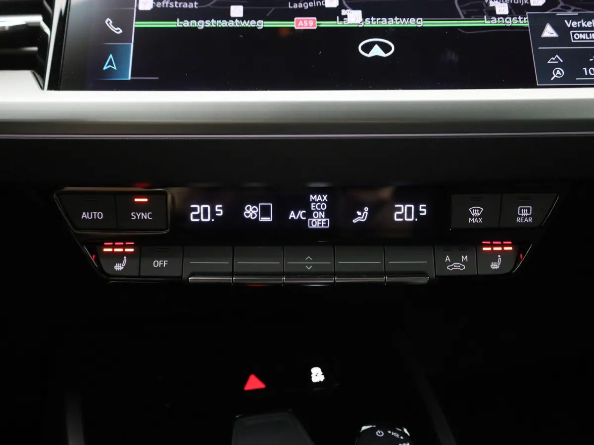 45 Edition 82 kWh | Navigatie | Climate control | Stoelverwarming | Audi smartphone interface | Dodehoekdetectie | Matrix-ledkoplampen | Parkeersensoren | Optiekpakket zwart | Alarm Klasse I