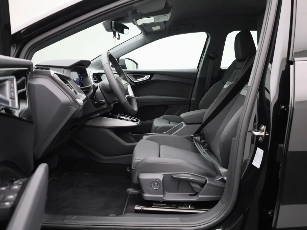 45 Edition 82 kWh | Navigatie | Climate control | Stoelverwarming | Audi smartphone interface | Dodehoekdetectie | Matrix-ledkoplampen | Parkeersensoren | Optiekpakket zwart | Alarm Klasse I