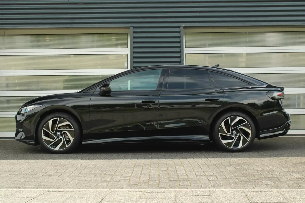 286pk Limited Edition 77 kWh | Trekhaak | Head-up | 20" Velgen