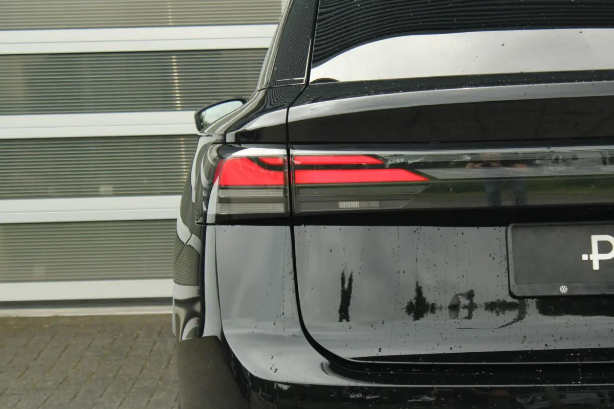 286pk Limited Edition 77 kWh | Trekhaak | Head-up | 20" Velgen