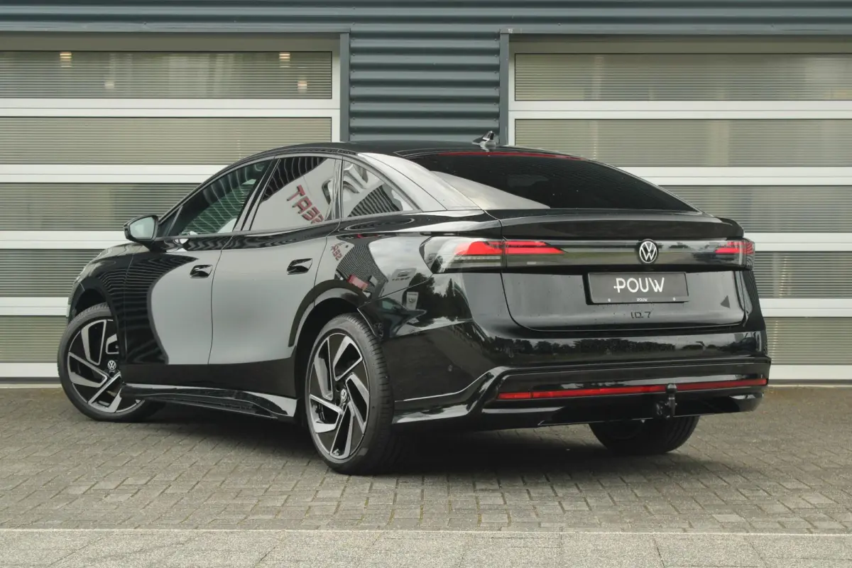 286pk Limited Edition 77 kWh | Trekhaak | Head-up | 20" Velgen