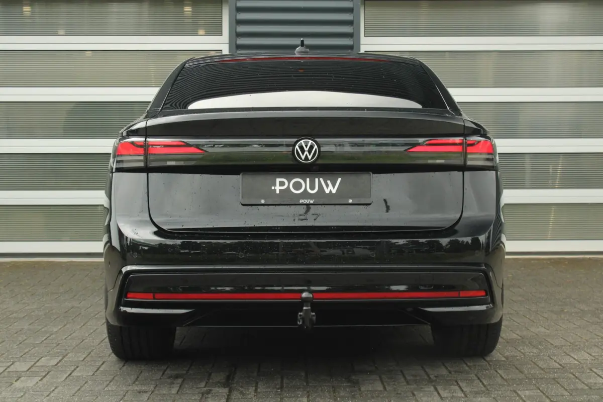 286pk Limited Edition 77 kWh | Trekhaak | Head-up | 20" Velgen