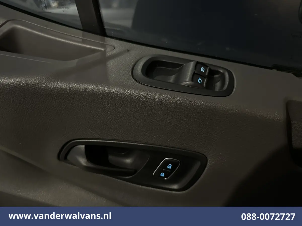 2.0 TDCI 130pk Bakwagen Laadklep Euro6 Airco | 1040kg laadvermogen | Cruisecontrol | Verwarmde voorruit Bijrijdersbank