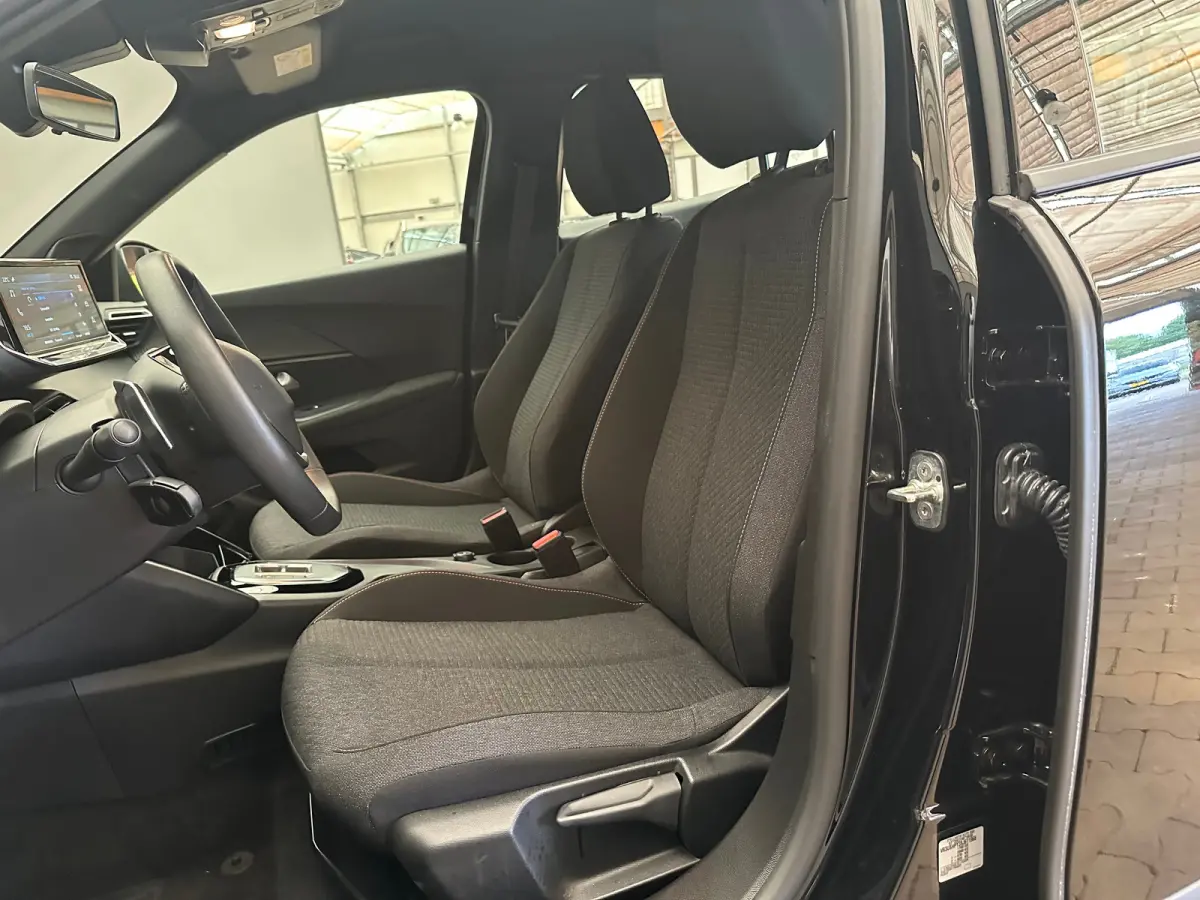 1.2 Hybrid 136 Style Climate | Carplay | Cruise | Parkeersensoren Achter | LED | DAB | Airco (automatisch) | Apple Carplay/Android Auto|telefoonintegratie premium | Cruise control