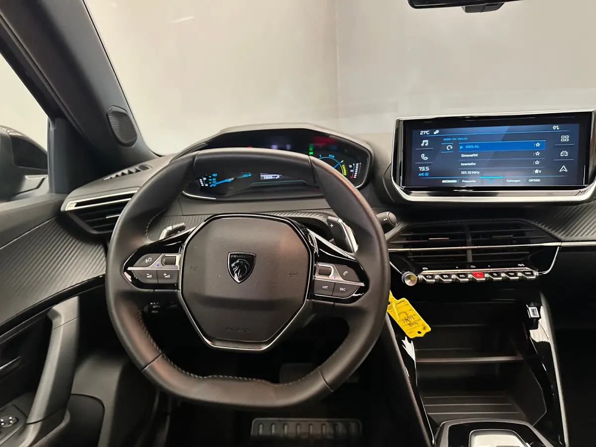 1.2 Hybrid 136 Style Climate | Carplay | Cruise | Parkeersensoren Achter | LED | DAB | Airco (automatisch) | Apple Carplay/Android Auto|telefoonintegratie premium | Cruise control