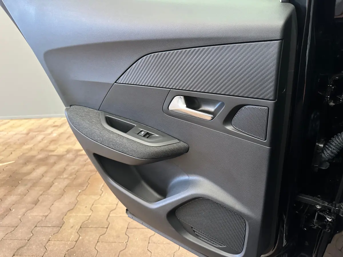 1.2 Hybrid 136 Style Climate | Carplay | Cruise | Parkeersensoren Achter | LED | DAB | Airco (automatisch) | Apple Carplay/Android Auto|telefoonintegratie premium | Cruise control