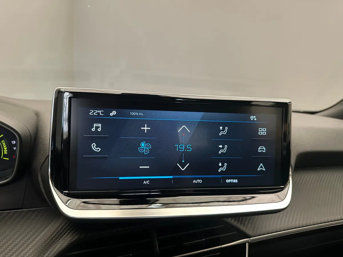 1.2 Hybrid 136 Style Climate | Carplay | Cruise | Parkeersensoren Achter | LED | DAB | Airco (automatisch) | Apple Carplay/Android Auto|telefoonintegratie premium | Cruise control