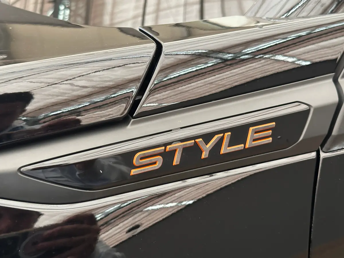 1.2 Hybrid 136 Style Climate | Carplay | Cruise | Parkeersensoren Achter | LED | DAB | Airco (automatisch) | Apple Carplay/Android Auto|telefoonintegratie premium | Cruise control