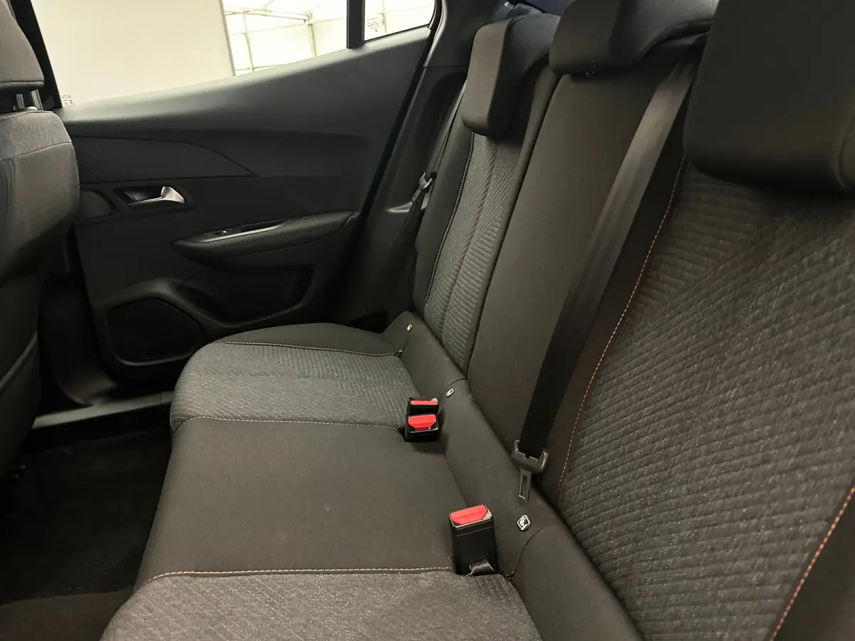 1.2 Hybrid 136 Style Climate | Carplay | Cruise | Parkeersensoren Achter | LED | DAB | Airco (automatisch) | Apple Carplay/Android Auto|telefoonintegratie premium | Cruise control