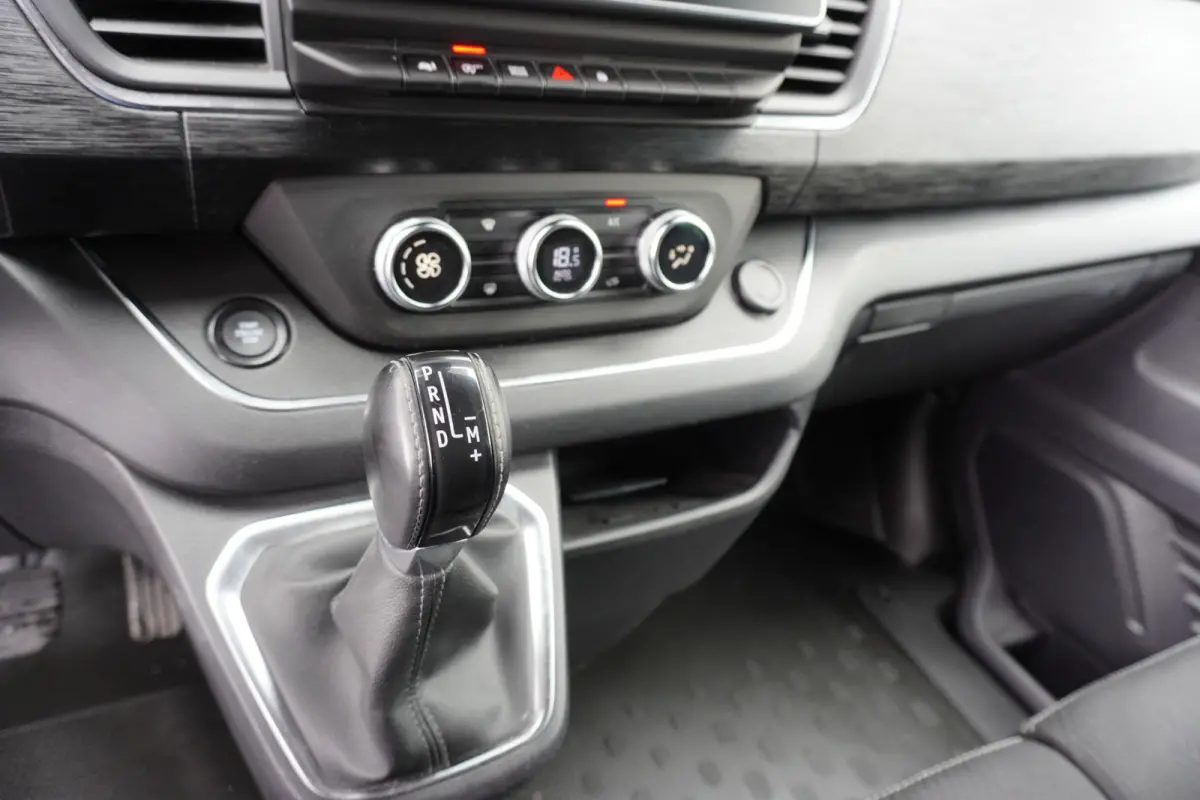 170pk Automaat L2H1 LED Trekhaak Apple Carplay Navigatie Digitaal dashboard Cruise control
