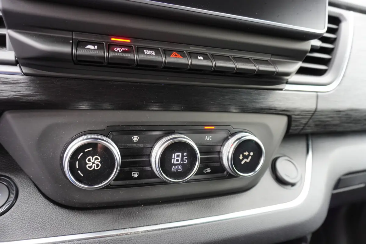 170pk Automaat L2H1 LED Trekhaak Apple Carplay Navigatie Digitaal dashboard Cruise control