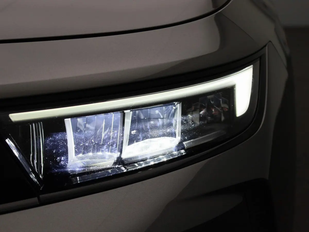 1.2 Turbo | APPLE CARPLAY | ANDROID AUTO | PARKEERSENSOREN | LED VERLICHTING | DIGITAL COCKPIT | RIJSTROOKHULP | COMFORT STOELEN | CRUISE CONTROL | LICHTMETALEN VELGEN |