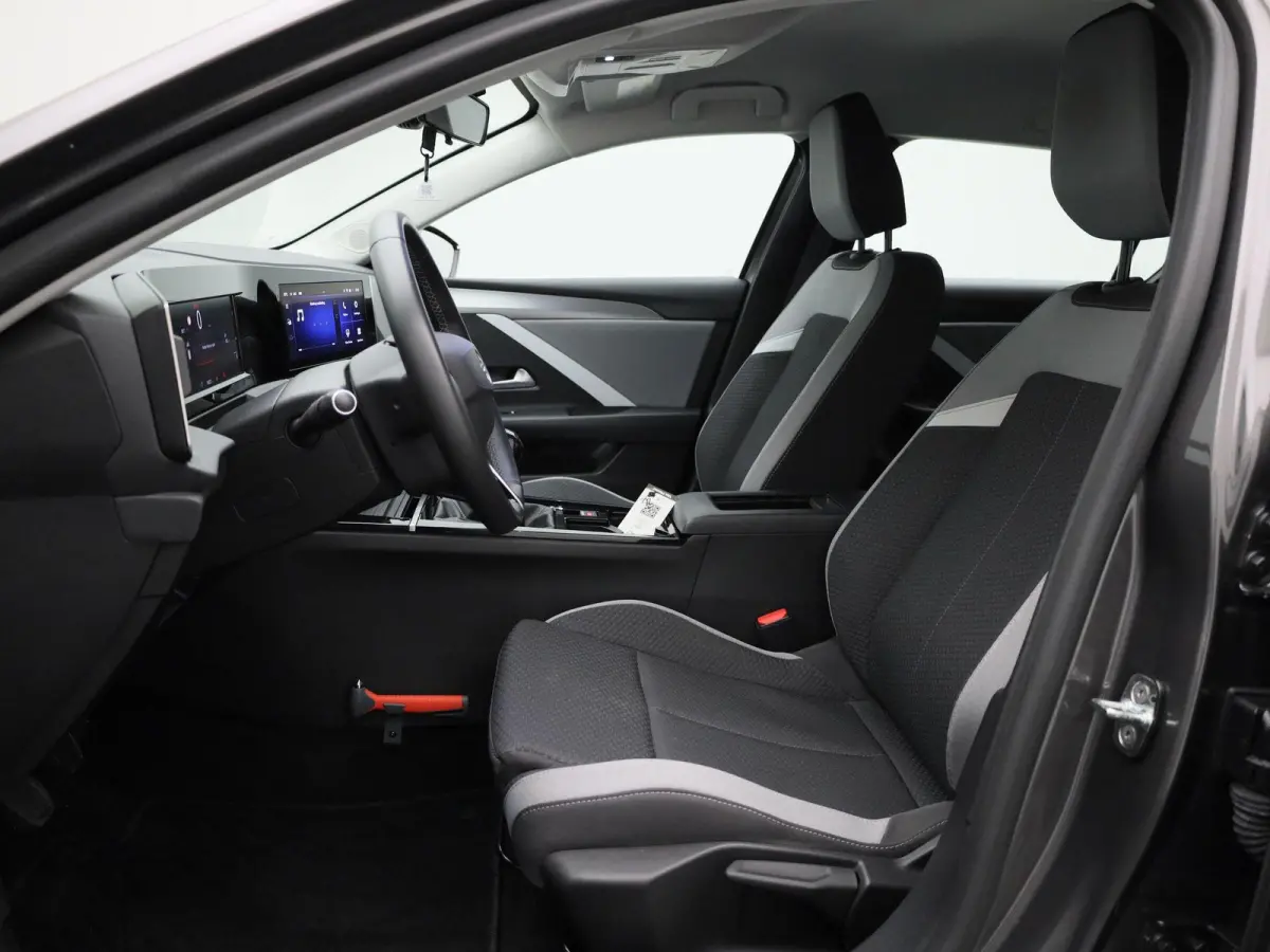 1.2 Turbo | APPLE CARPLAY | ANDROID AUTO | PARKEERSENSOREN | LED VERLICHTING | DIGITAL COCKPIT | RIJSTROOKHULP | COMFORT STOELEN | CRUISE CONTROL | LICHTMETALEN VELGEN |