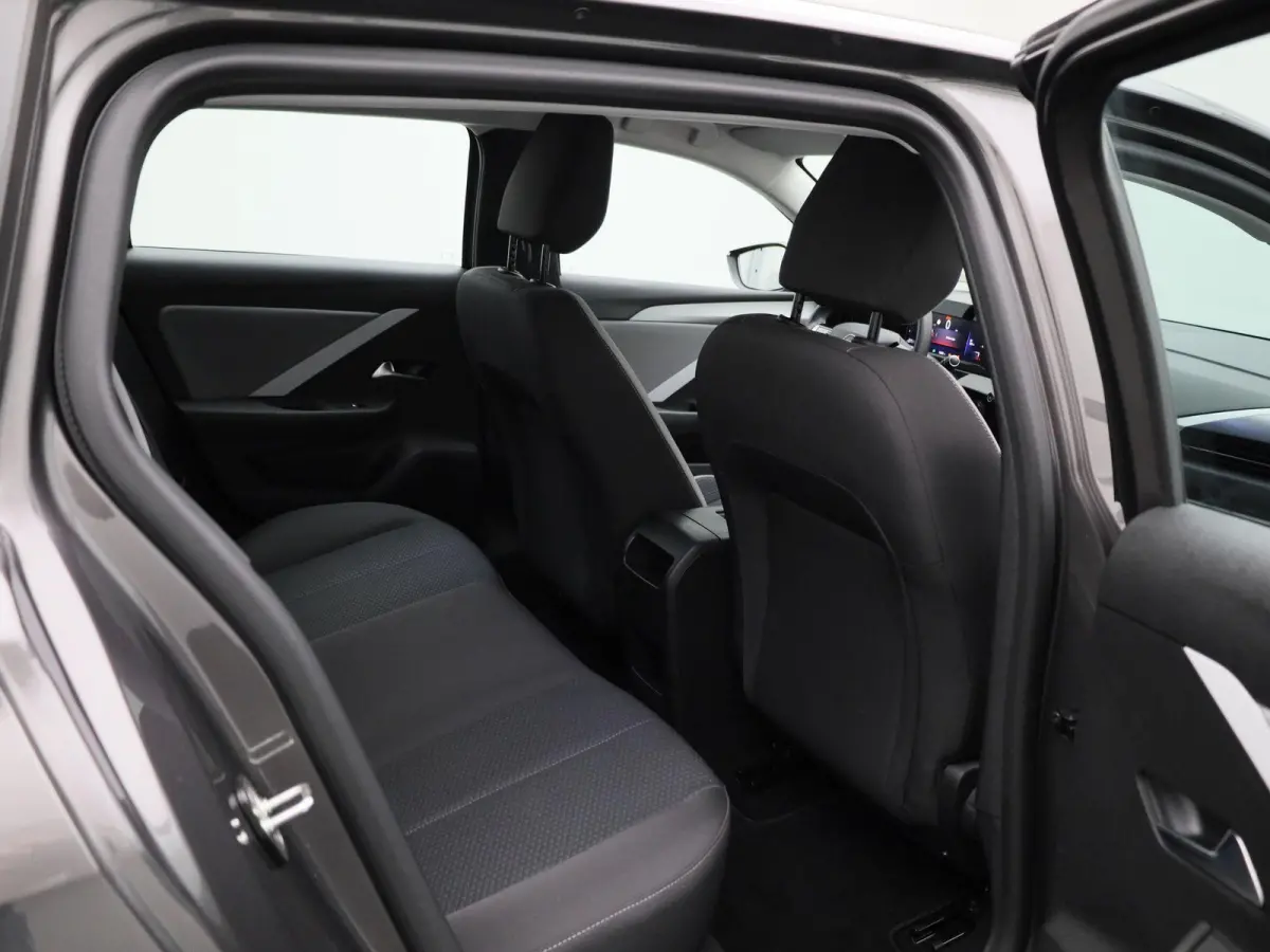 1.2 Turbo | APPLE CARPLAY | ANDROID AUTO | PARKEERSENSOREN | LED VERLICHTING | DIGITAL COCKPIT | RIJSTROOKHULP | COMFORT STOELEN | CRUISE CONTROL | LICHTMETALEN VELGEN |