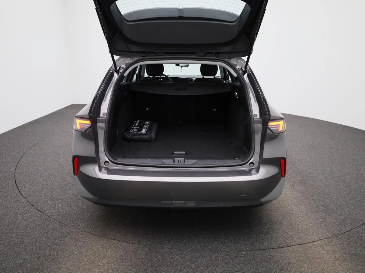 1.2 Turbo | APPLE CARPLAY | ANDROID AUTO | PARKEERSENSOREN | LED VERLICHTING | DIGITAL COCKPIT | RIJSTROOKHULP | COMFORT STOELEN | CRUISE CONTROL | LICHTMETALEN VELGEN |