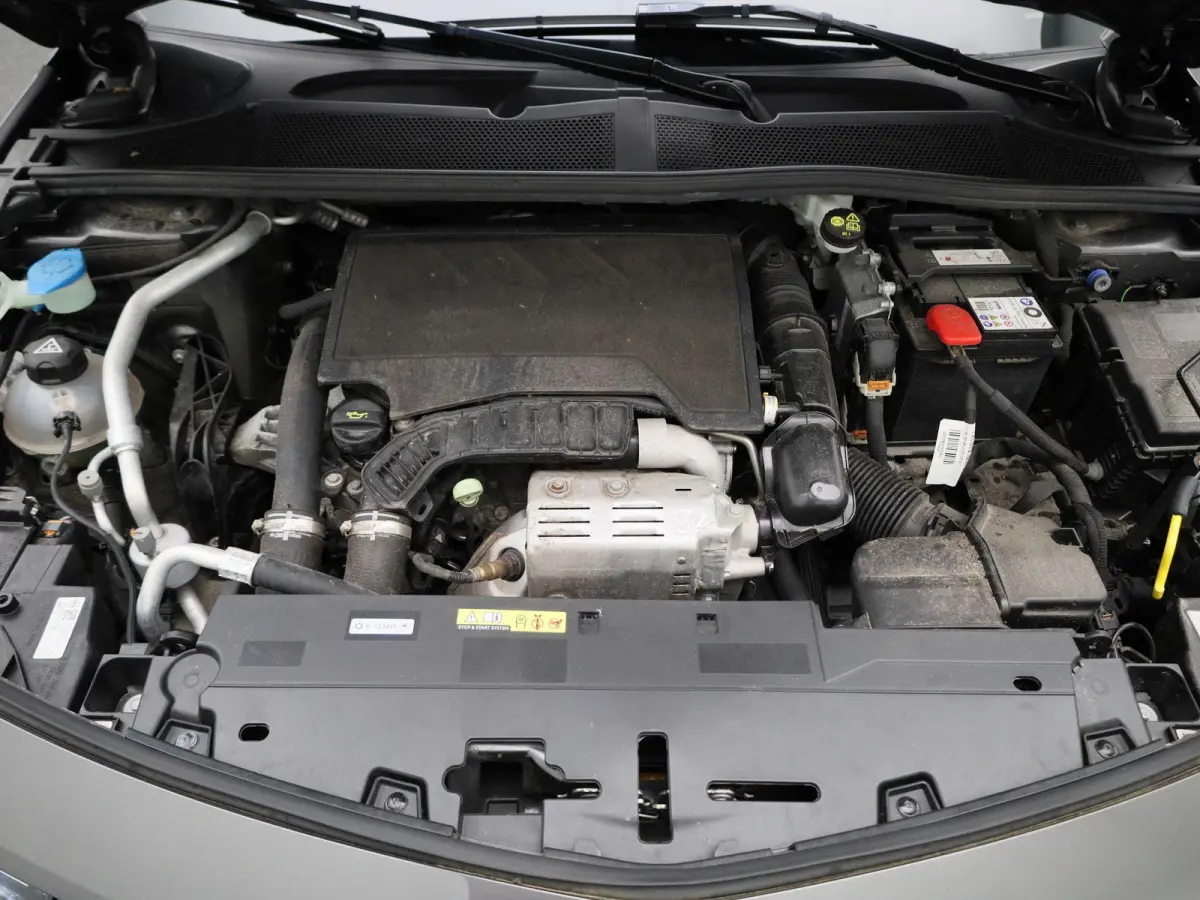 1.2 Turbo | APPLE CARPLAY | ANDROID AUTO | PARKEERSENSOREN | LED VERLICHTING | DIGITAL COCKPIT | RIJSTROOKHULP | COMFORT STOELEN | CRUISE CONTROL | LICHTMETALEN VELGEN |
