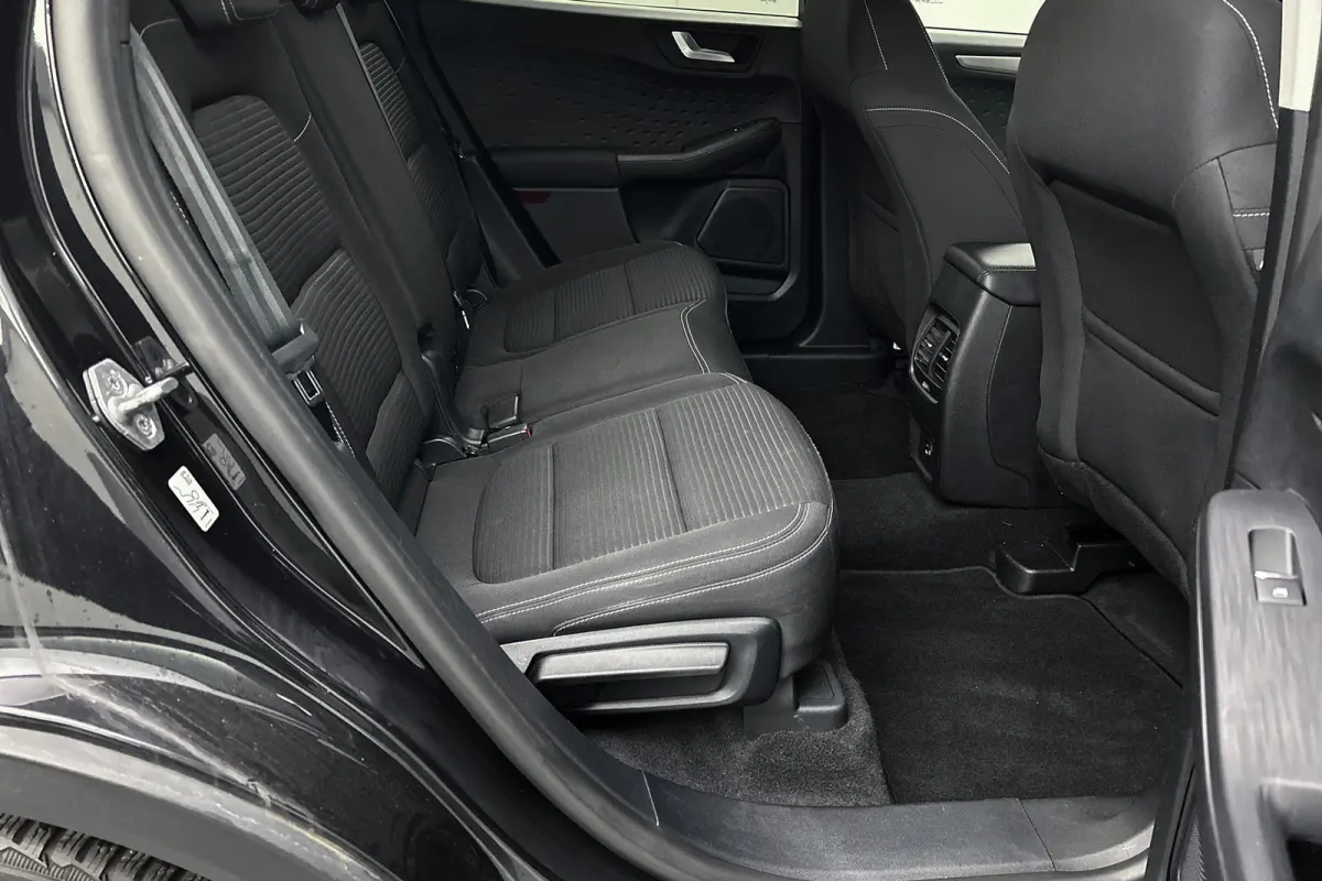 | 225 pk | 2.5 PHEV Titanium | Elek. trekhaak | Navigatie | Cruise control | Parkeersensoren
