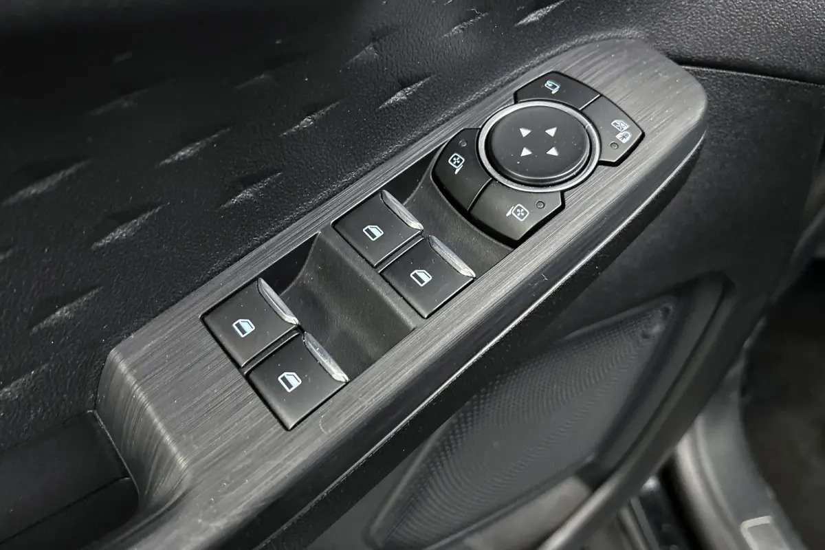 | 225 pk | 2.5 PHEV Titanium | Elek. trekhaak | Navigatie | Cruise control | Parkeersensoren