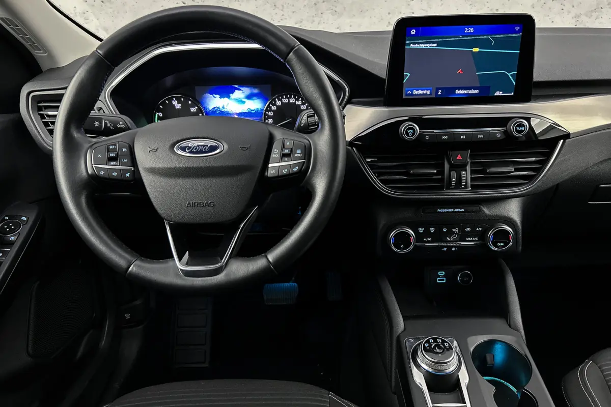 | 225 pk | 2.5 PHEV Titanium | Elek. trekhaak | Navigatie | Cruise control | Parkeersensoren