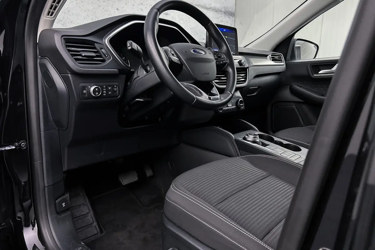 | 225 pk | 2.5 PHEV Titanium | Elek. trekhaak | Navigatie | Cruise control | Parkeersensoren