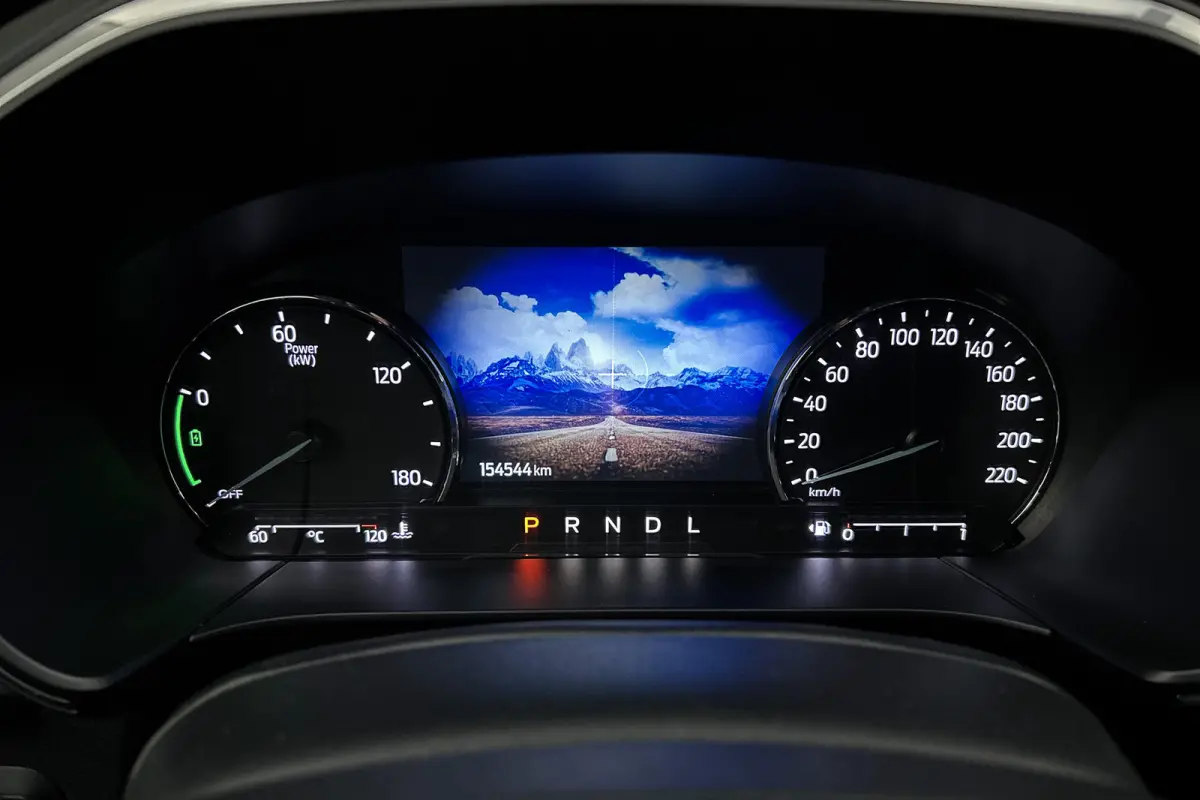 | 225 pk | 2.5 PHEV Titanium | Elek. trekhaak | Navigatie | Cruise control | Parkeersensoren